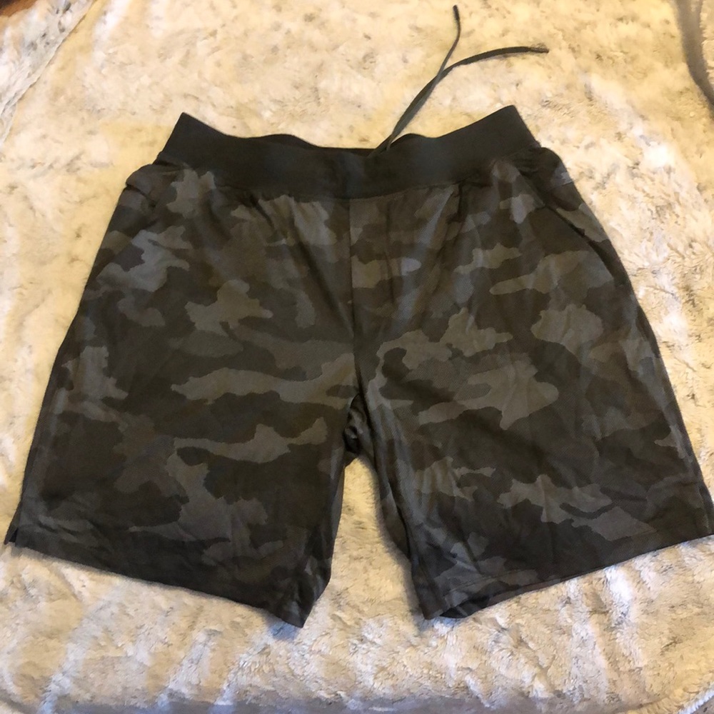 Lululemon XL Men’s shorts 7” linerless